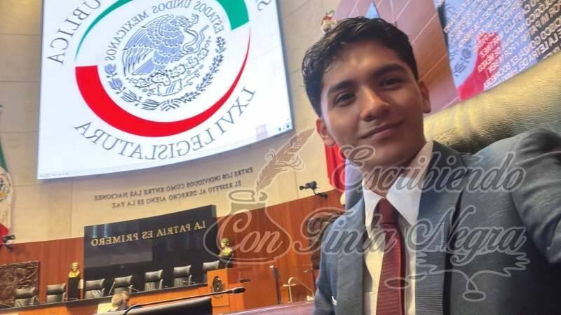 JOVEN DE HUATUSCO PARTICIPA EN PARLAMENTO JUVENIL