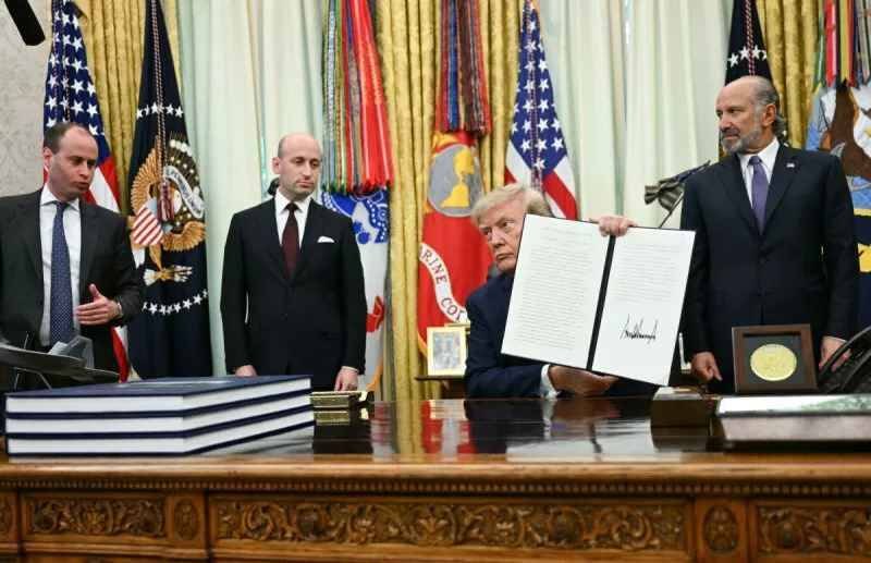TRUMP FIRMA DECRETO PARA COMBATIR EL “TURISMO” DE CIUDADANÍA POR NACIMIENTO