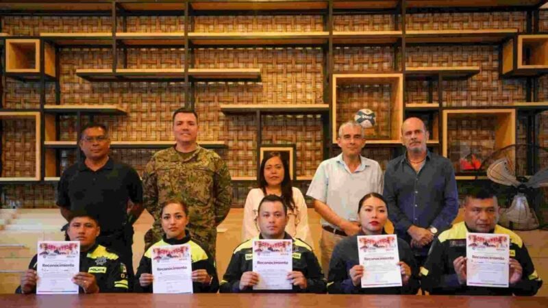 AYUNTAMIENTO RECONOCE A ELEMENTOS DE LA POLICÍA POR CONCLUIR CAPACITACIÓN DE APOYO AL TURISTA