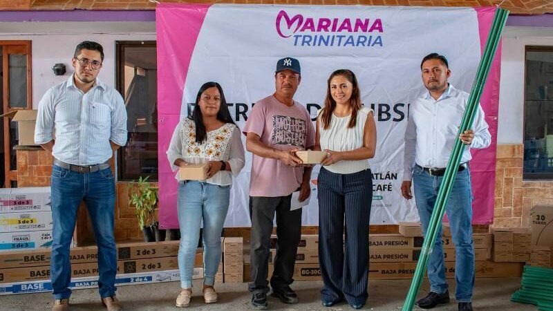 ENTREGAN SUBSIDIOS DE CALENTADORES SOLARES EN IXHUATLÁN