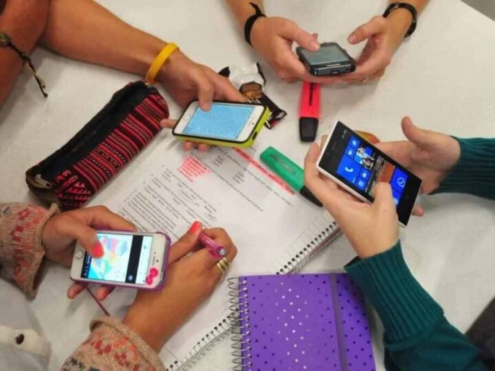 SEP CONSULTARÁ A MAESTROS SOBRE USO DE DISPOSITIVOS ELECTRÓNICOS EN ESCUELAS