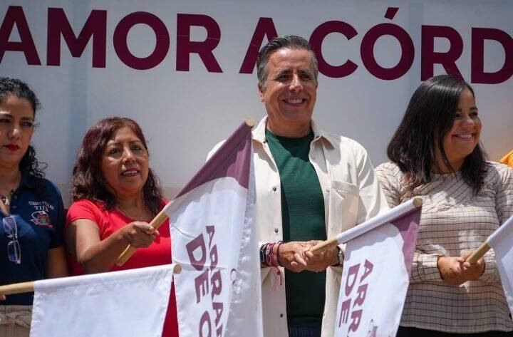 ALCALDE DE CÓRDOBA PONE EN MARCHA OBRA DE PAVIMENTACIÓN EN LA POSTA