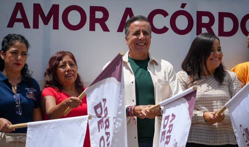 ALCALDE DE CÓRDOBA PONE EN MARCHA OBRA DE PAVIMENTACIÓN EN LA POSTA