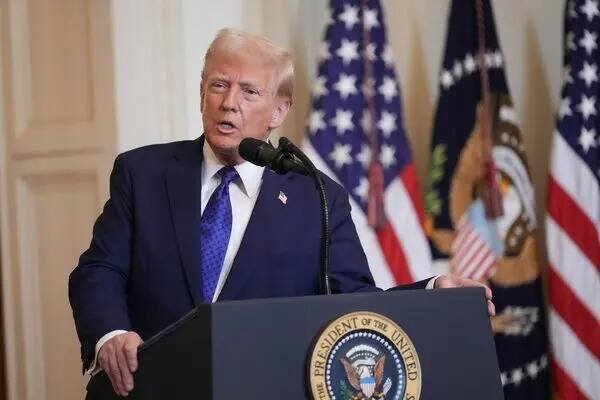 TRUMP SUSPENDE TEMPORALMENTE LOS NUEVOS ARANCELES A CANADÁ