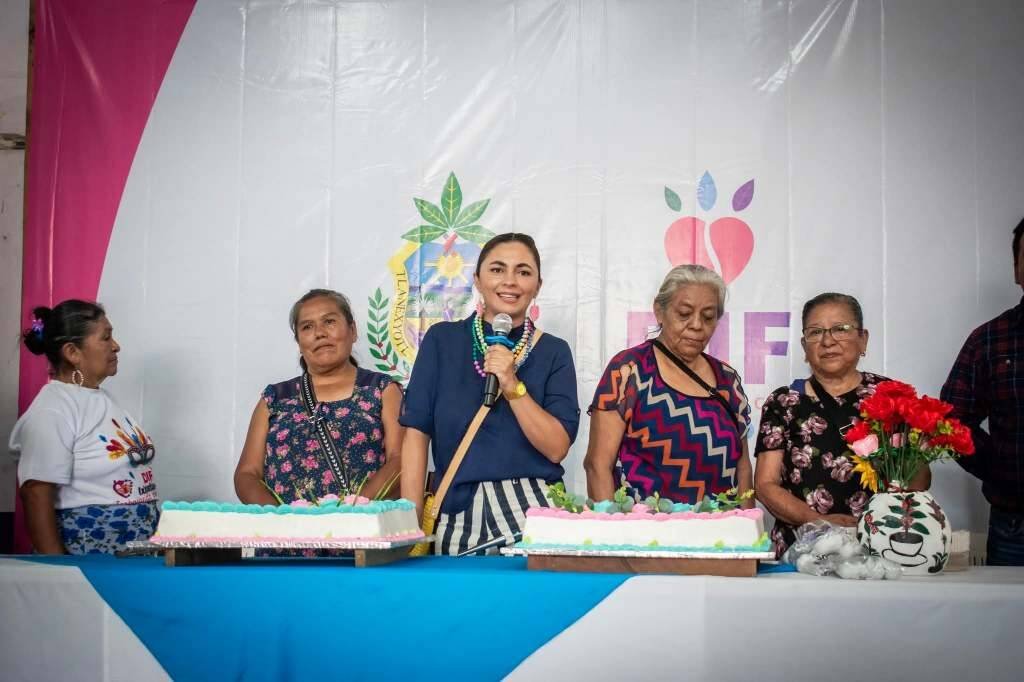 FESTEJAN A ADULTOS MAYORES EN IXHUATLÁN DEL CAFÉ
