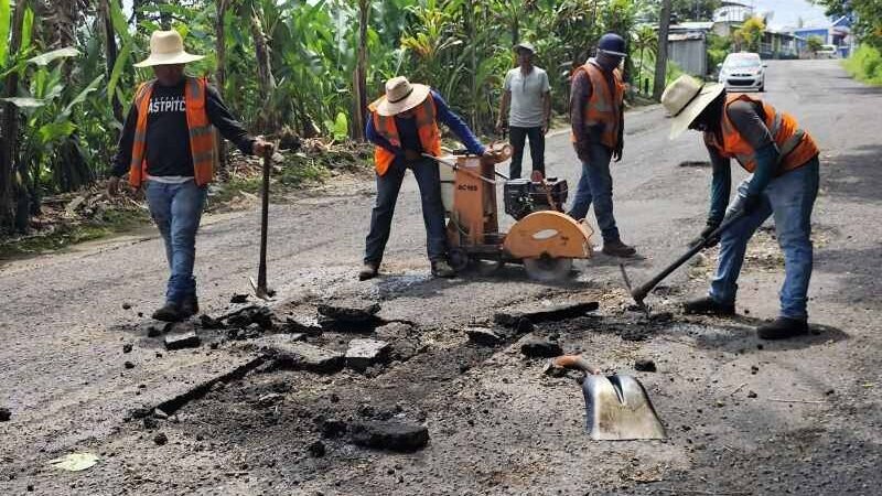 REALIZAN BACHEO EN COAPICHAPAN