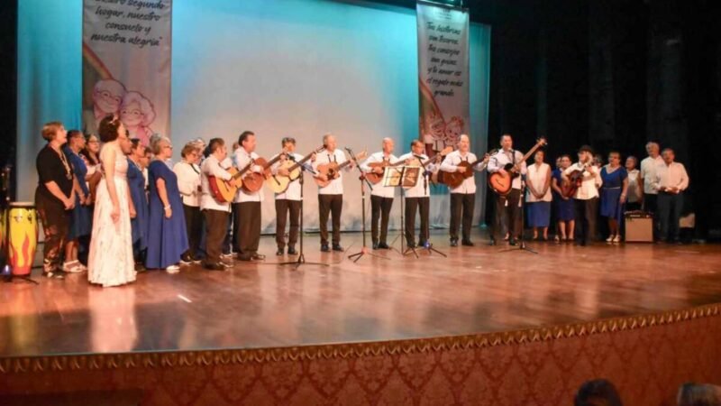 CON FESTIVAL CELEBRAN DÍA DE LAS PERSONAS MAYORES EN CÓRDOBA