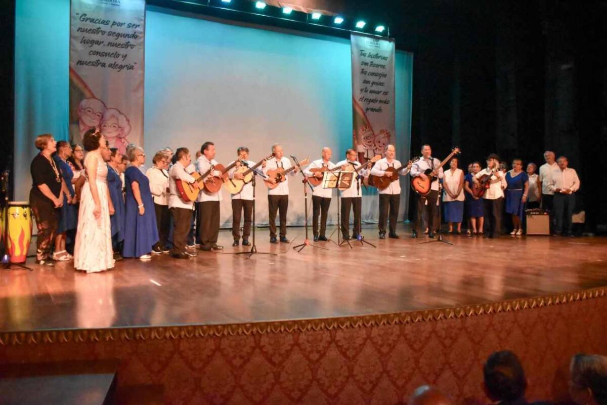CON FESTIVAL CELEBRAN DÍA DE LAS PERSONAS MAYORES EN CÓRDOBA