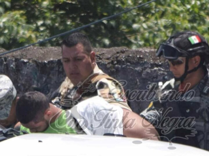 DETIENEN A 7 CON ARMAS Y DROGA