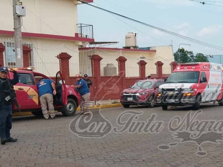 FALLECE CONDUCTOR DE CAMIONETA QUE CHOCÓ EN IXHUATLÁN; ERA DE OCOTITLÁN