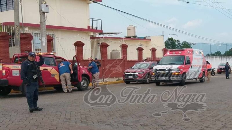 FALLECE CONDUCTOR DE CAMIONETA QUE CHOCÓ EN IXHUATLÁN; ERA DE OCOTITLÁN