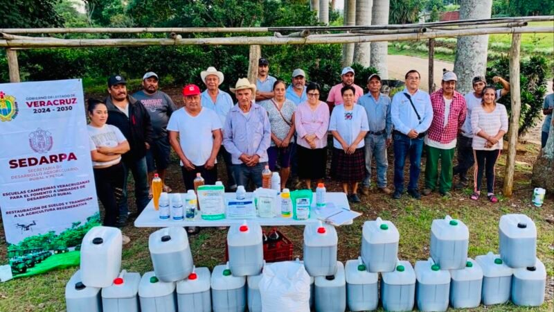 ENTREGA SEDARPA FERTILIZANTE A PRODUCTORES DE HUATUSCO