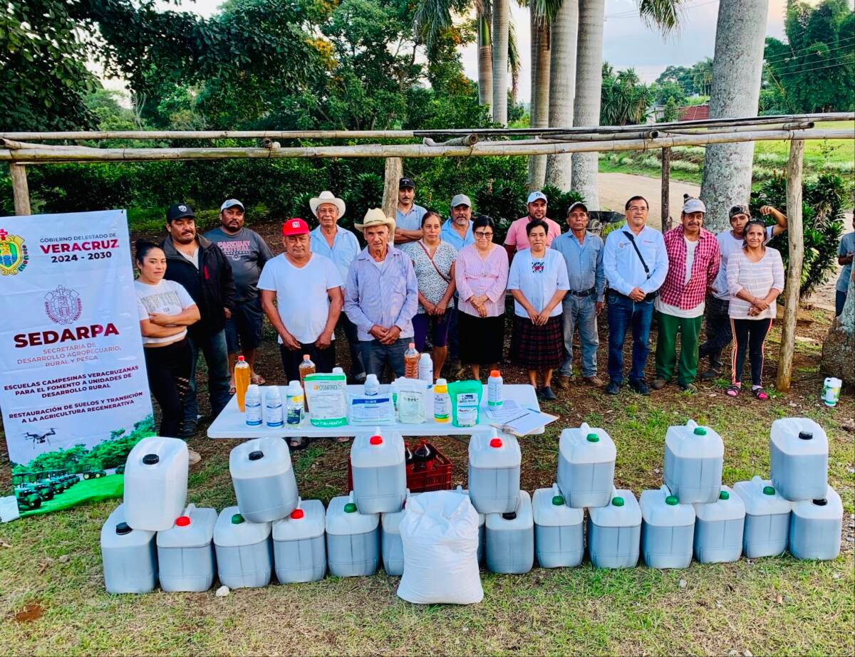 ENTREGA SEDARPA FERTILIZANTE A PRODUCTORES DE HUATUSCO