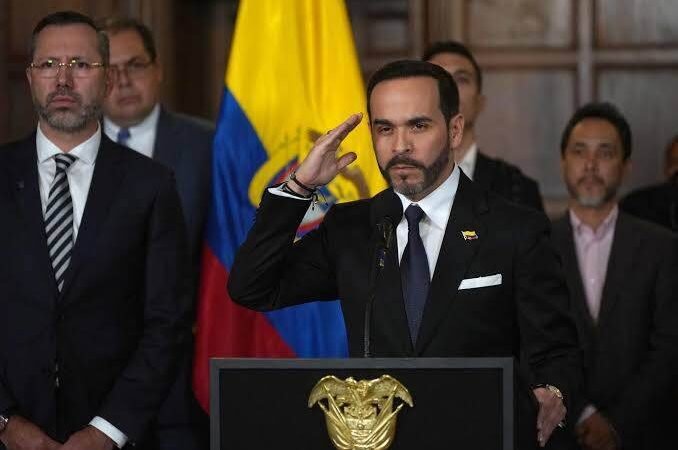 DE LA ESPRIELLA PIDE AL EJÉRCITO COLOMBIANO COMBATIR GRUPOS ARMADOS