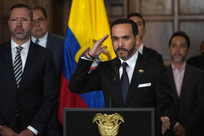DE LA ESPRIELLA PIDE AL EJÉRCITO COLOMBIANO COMBATIR GRUPOS ARMADOS