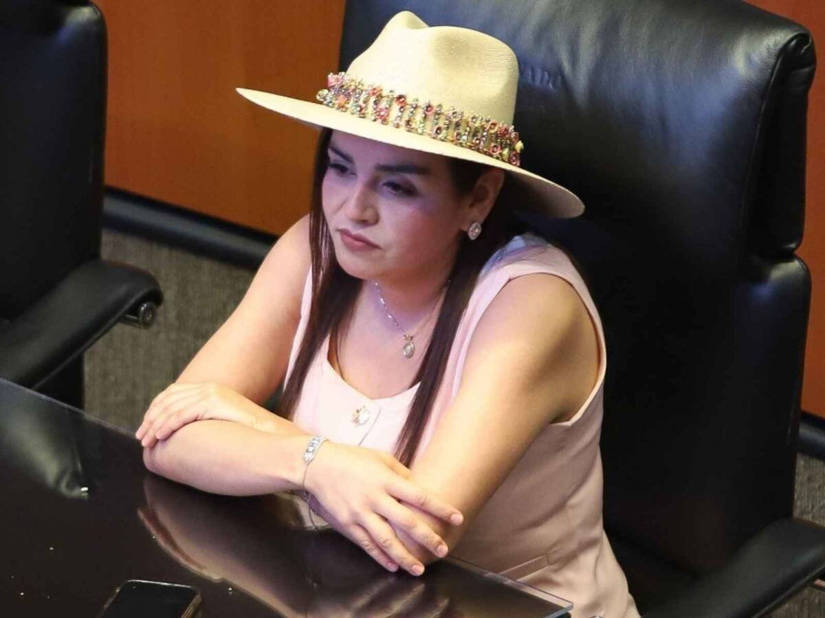 FISCALÍA DE MICHOACÁN REQUIERE A GRECIA QUIROZ LOS TELÉFONOS DE CARLOS MANZO