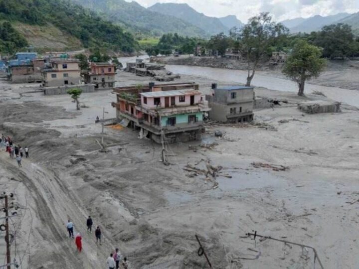 MÁS 2 MIL 400 DESAPARECIDOS POR AVALANCHA ENTRE NEPAL Y CHINA