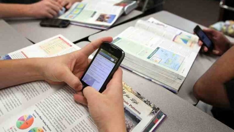 SE SUMA TÉCNICA 4 A ESCUELA LIBRE DE CELULARES; SERÁ LA PRIMERA SECUNDARIA EN APLICAR LA ESTRATEGIA