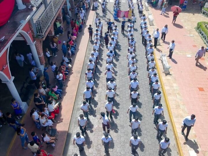 YANGA CELEBRA CON DESFILE EL 2016 ANIVERSARIO DE LA INDEPENDENCIA
