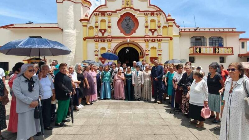 CELEBRAN A LOS ABUELOS DE TOMATLÁN