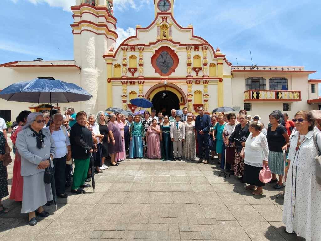 CELEBRAN A LOS ABUELOS DE TOMATLÁN