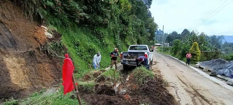 ATIENDE AYUNTAMIENTO EMERGENCIA POR DESLAVE EN AYAHUALULCO