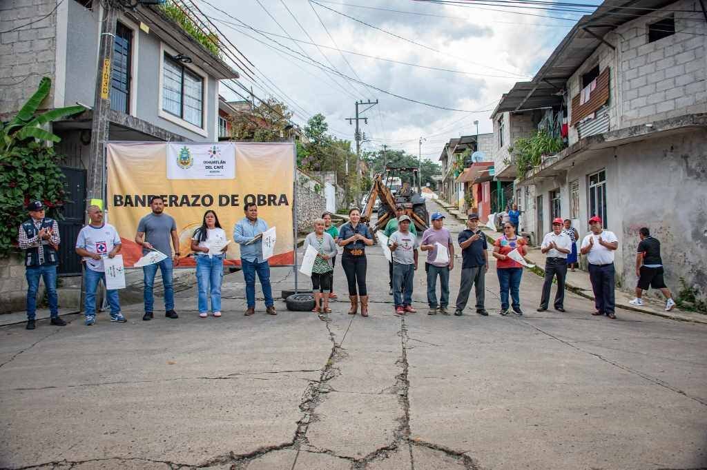 DAN BANDERAZO DE REHABILITACIÓN DE AVENIDA GALEANA