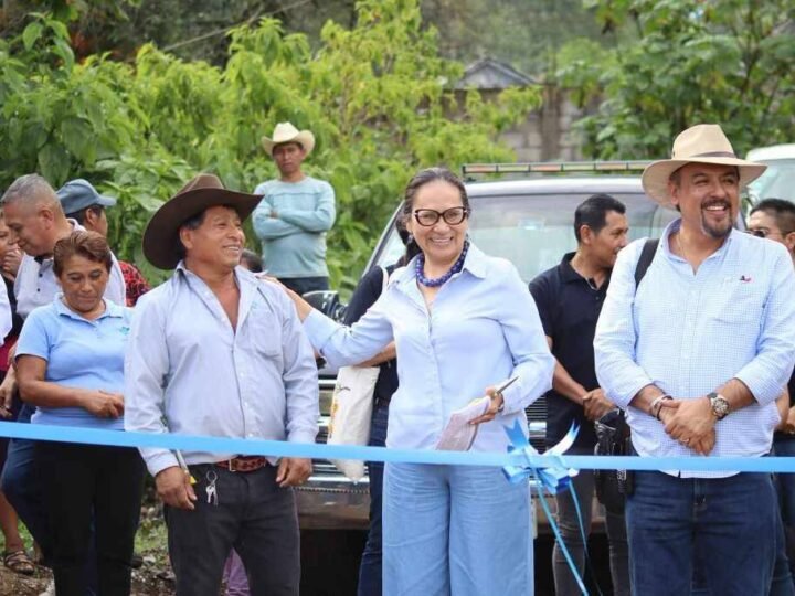 ALCALDESA DE CHOCAMÁN INAUGURA OBRA EN RINCÓN PINTOR