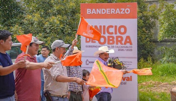 ISRAEL SANDOVAL DA BANDERAZO DE OBRA EN EXCOLA