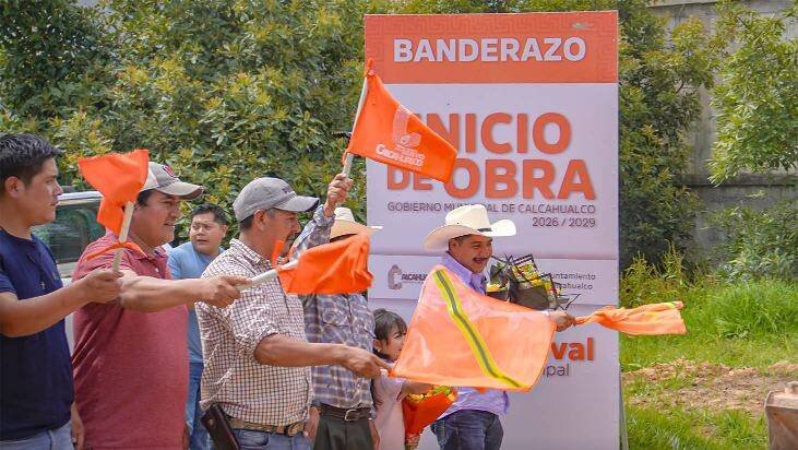 ISRAEL SANDOVAL DA BANDERAZO DE OBRA EN EXCOLA