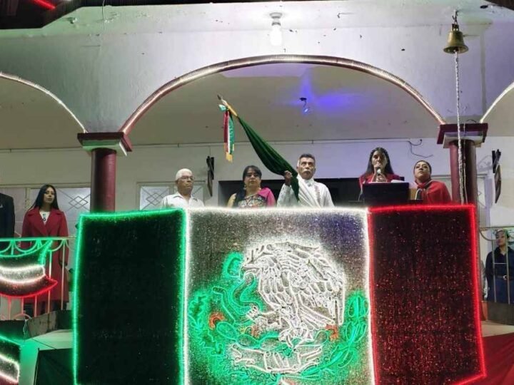 NICOLÁS PRADO MORALES ENCABEZA FESTEJOS PATRIOS EN TOMATLÁN