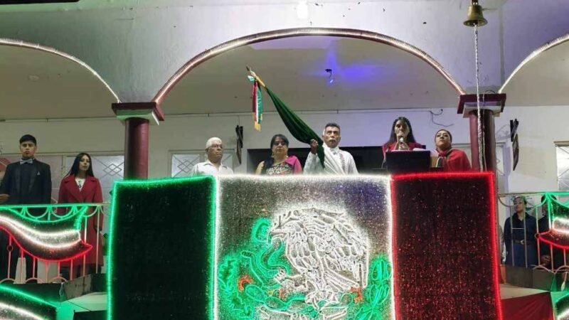 NICOLÁS PRADO MORALES ENCABEZA FESTEJOS PATRIOS EN TOMATLÁN