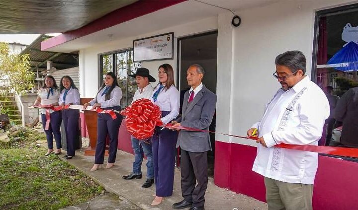 INAUGURAN SUPERVISIÓN ESCOLAR EN CALCAHUALCO