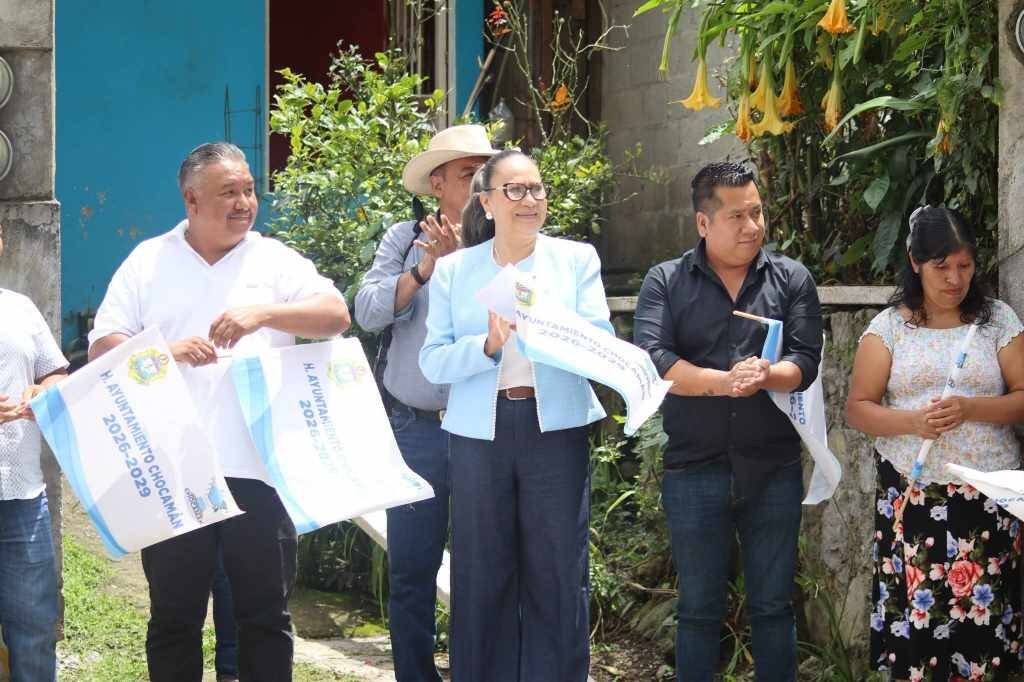 ALCALDESA DE CHOCAMÁN PONE EN MARCHA PROGRAMA DE VIVIENDA EN XONOTZINTLA