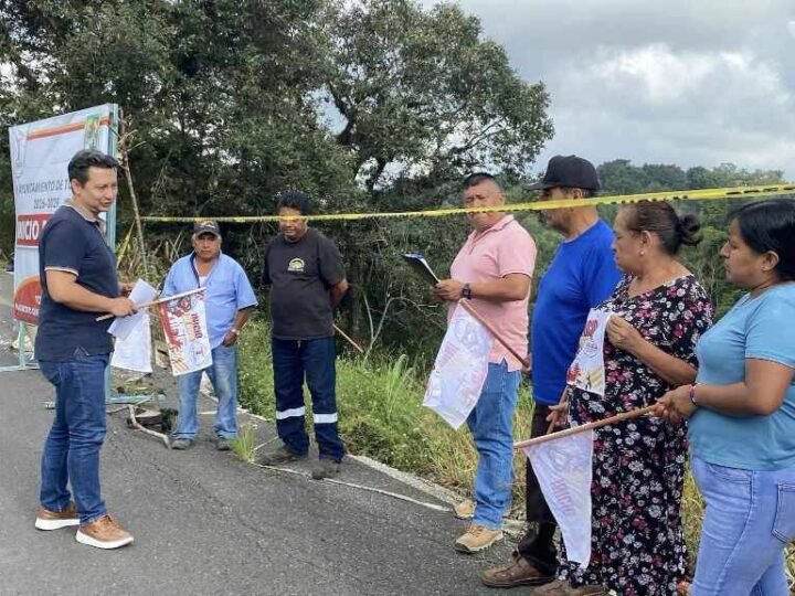 INICIAN REPARACIÓN DE CARRETERA A TLAPALA