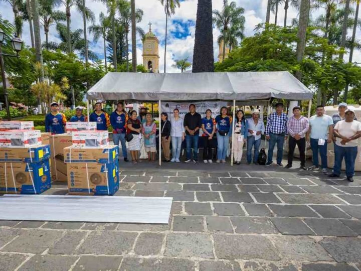 ENTREGAN ELECTRODOMÉSTICOS A FAMILIAS DE COSCOMATEPEC