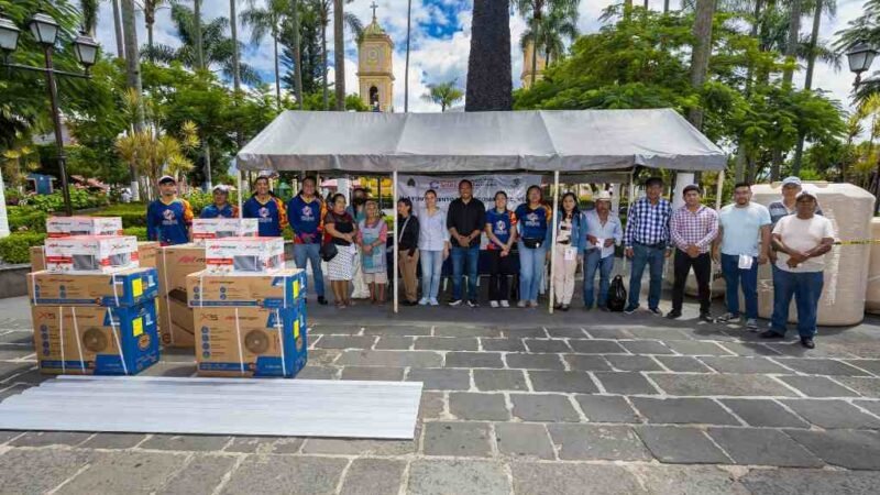 ENTREGAN ELECTRODOMÉSTICOS A FAMILIAS DE COSCOMATEPEC