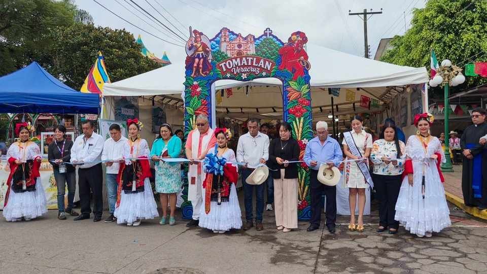 TOMATLÁN, DE FIESTA