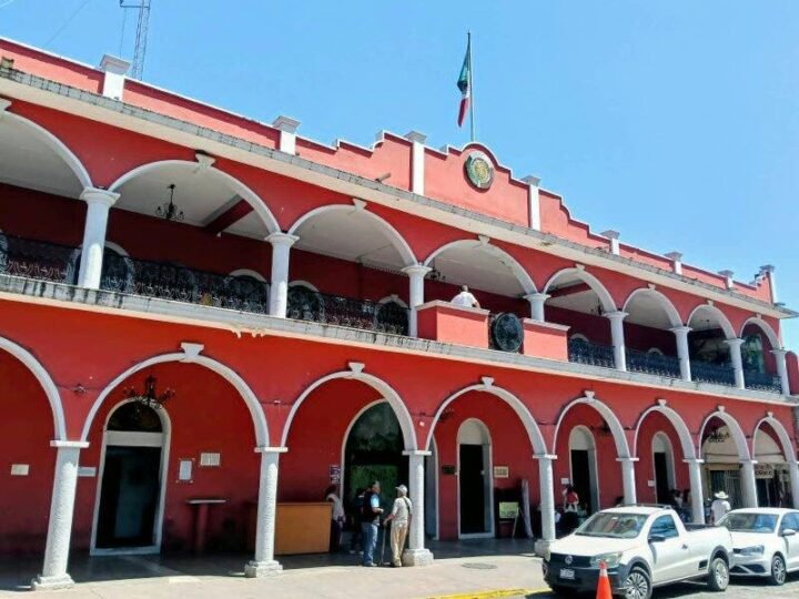 YANGA ALISTA BECAS MUNICIPALES PARA ALUMNOS DE EXCELENCIA