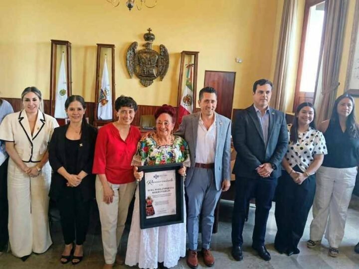 HUGO CHAHIN GARANTIZA PERMANENCIA DE MUSEO INTERNACIONAL DEL TRAJE EN ORIZABA