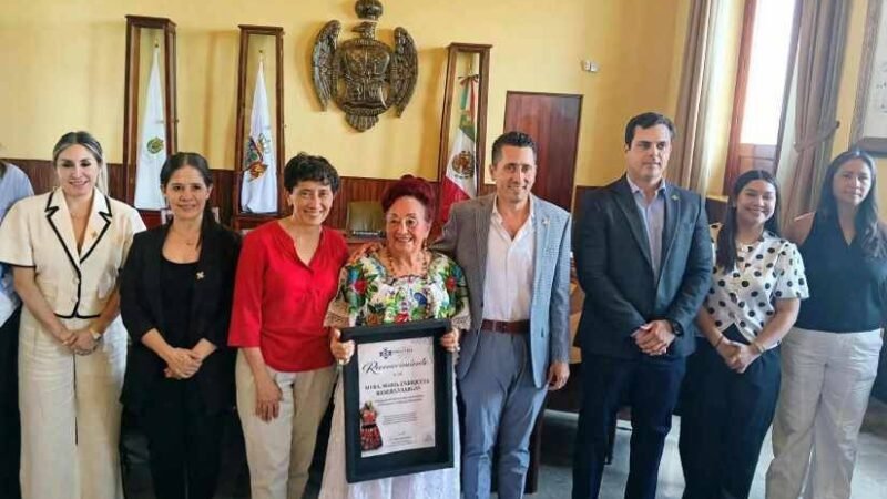 HUGO CHAHIN GARANTIZA PERMANENCIA DE MUSEO INTERNACIONAL DEL TRAJE EN ORIZABA