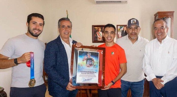ENTREGA RECONOCIMIENTO A RICARDO ORTIZ, MEDALLISTA DE ORO EN LOS JUEGOS CENTROAMERICANOS Y DEL CARIBE 2026