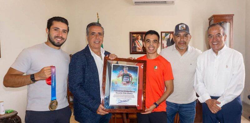 ENTREGA RECONOCIMIENTO A RICARDO ORTIZ, MEDALLISTA DE ORO EN LOS JUEGOS CENTROAMERICANOS Y DEL CARIBE 2026