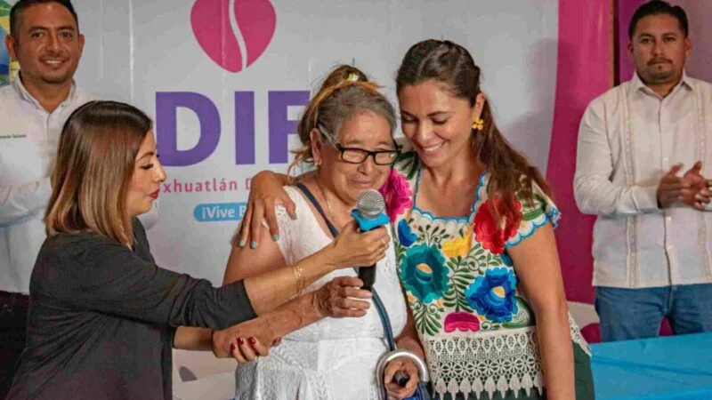 ENTREGAN DIF APOYOS FUNCIONALES