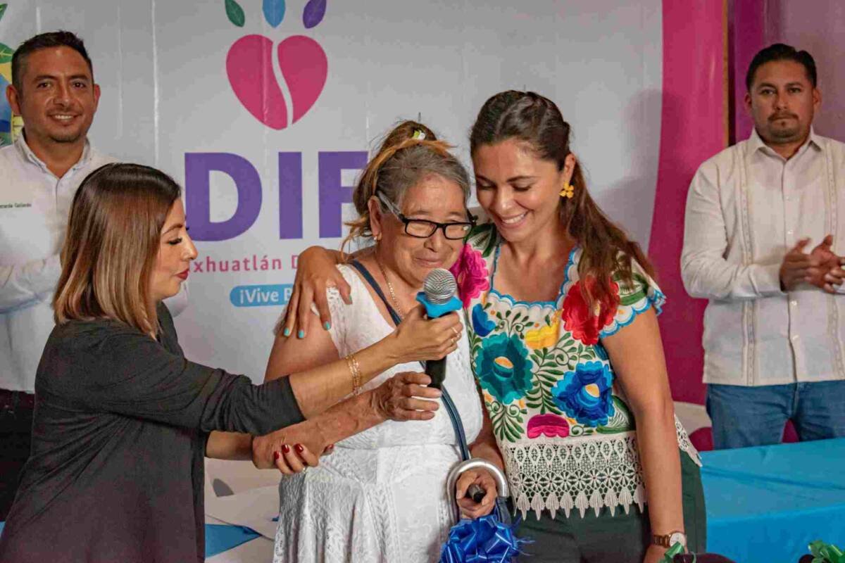 ENTREGAN DIF APOYOS FUNCIONALES