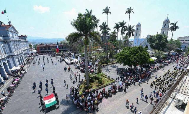 ALISTAN DESFILE CONMEMORATIVO DEL 216 ANIVERSARIO DE LA INDEPENDENCIA
