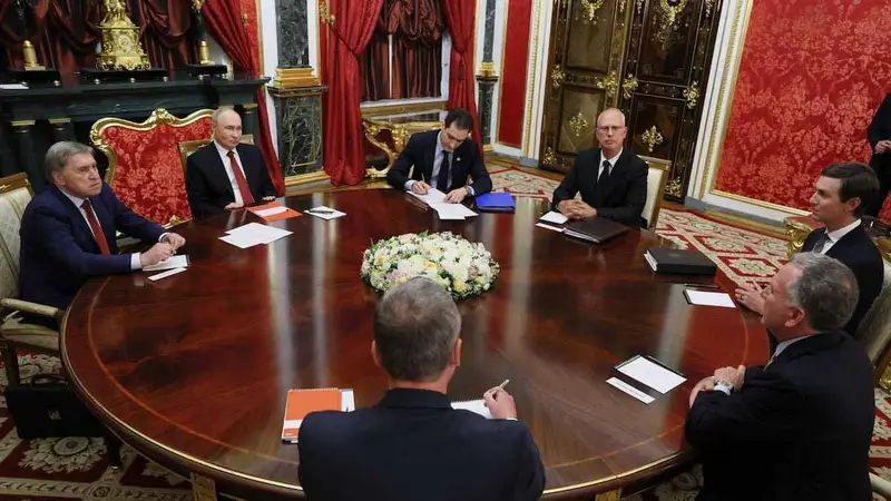 PUTIN ABRE NEGOCIACIONES SOBRE UCRANIA CON LOS EMISARIOS DE LA CASA LA BLANCA