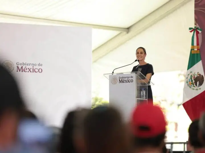 ENTRE ABUCHEOS Y PROTESTAS, SHEINBAUM PRESENTA AVANCES DE GOBIERNO EN COLIMA