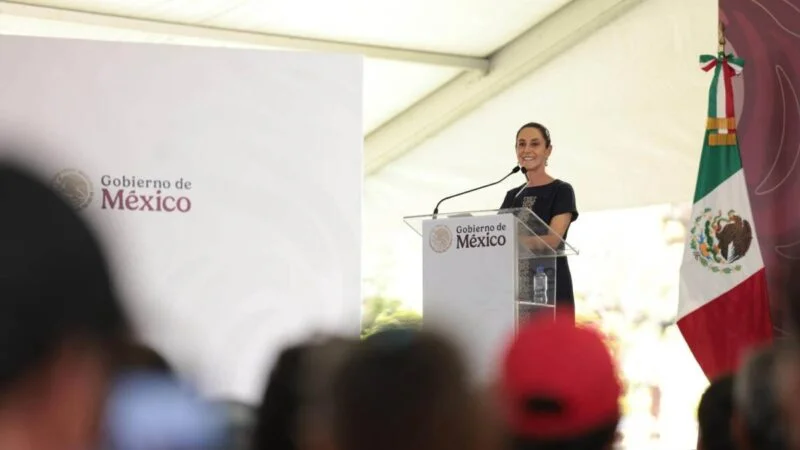 ENTRE ABUCHEOS Y PROTESTAS, SHEINBAUM PRESENTA AVANCES DE GOBIERNO EN COLIMA
