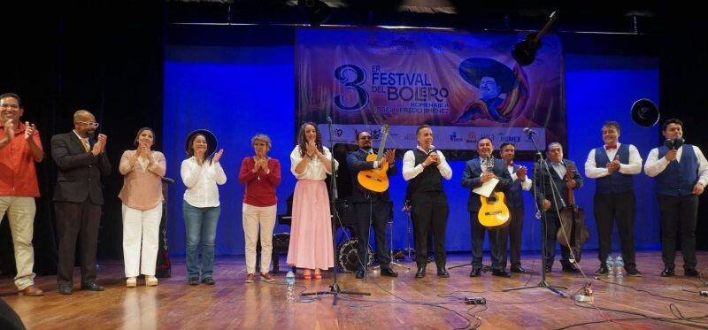 CLAUSURAN FESTIVAL DEL BOLERO